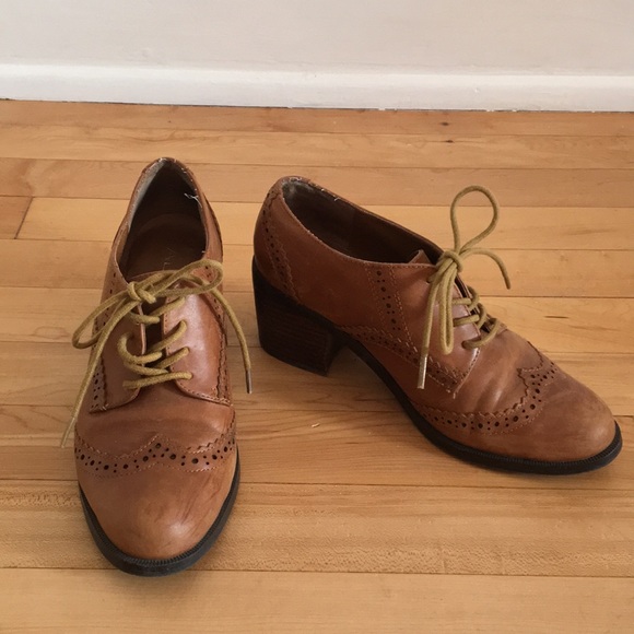 Aldo Shoes - Leather Wingtip Oxford Style Heel Aldo Shoes - Leather Wingtip Oxford Style Heel
